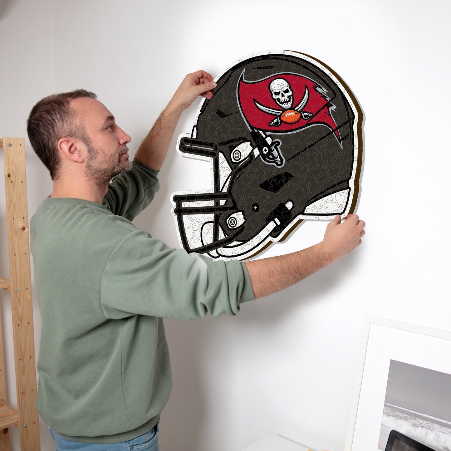 Tampa Bay Buccaneers™ Casco - Rompecabezas de Madera