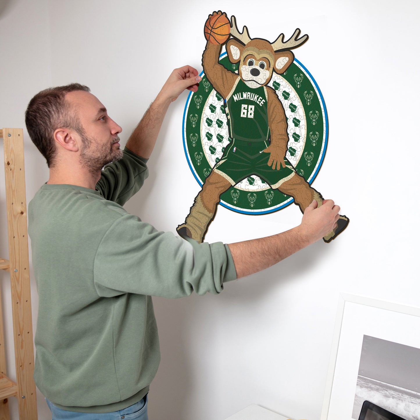 Milwaukee Bucks™ Mascota Rompecabezas de Madera